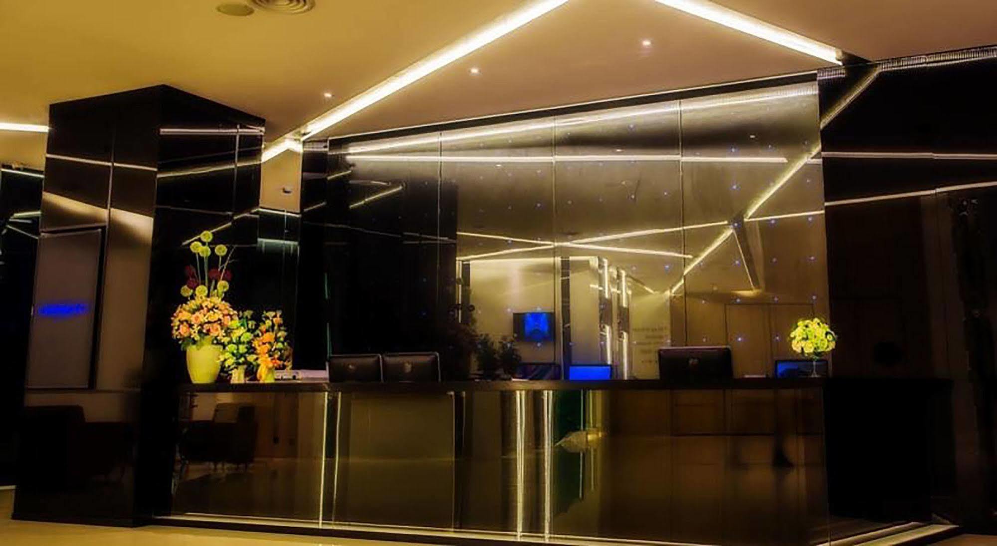 Crystal Hotel האט יאי מראה חיצוני תמונה