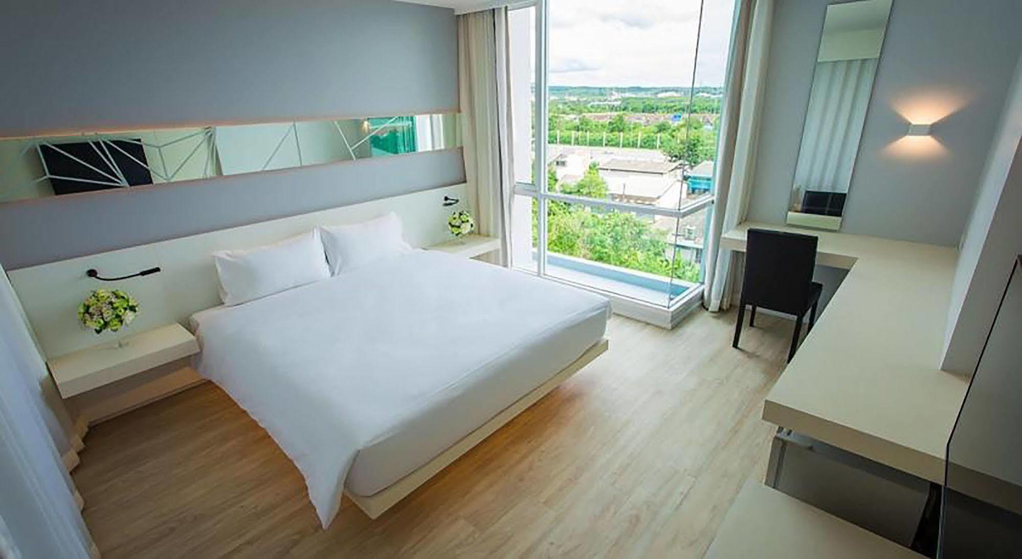 Crystal Hotel האט יאי מראה חיצוני תמונה