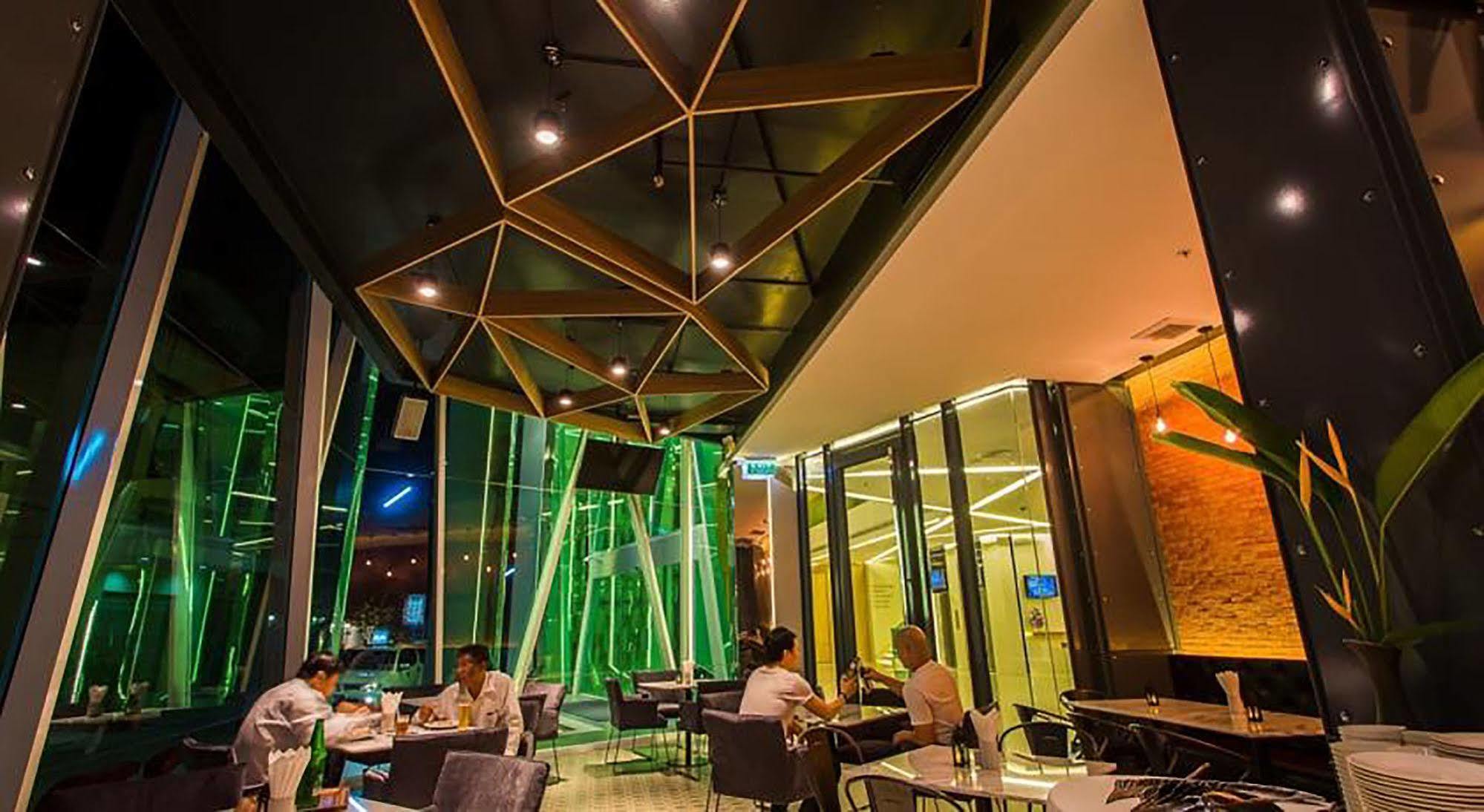 Crystal Hotel האט יאי מראה חיצוני תמונה