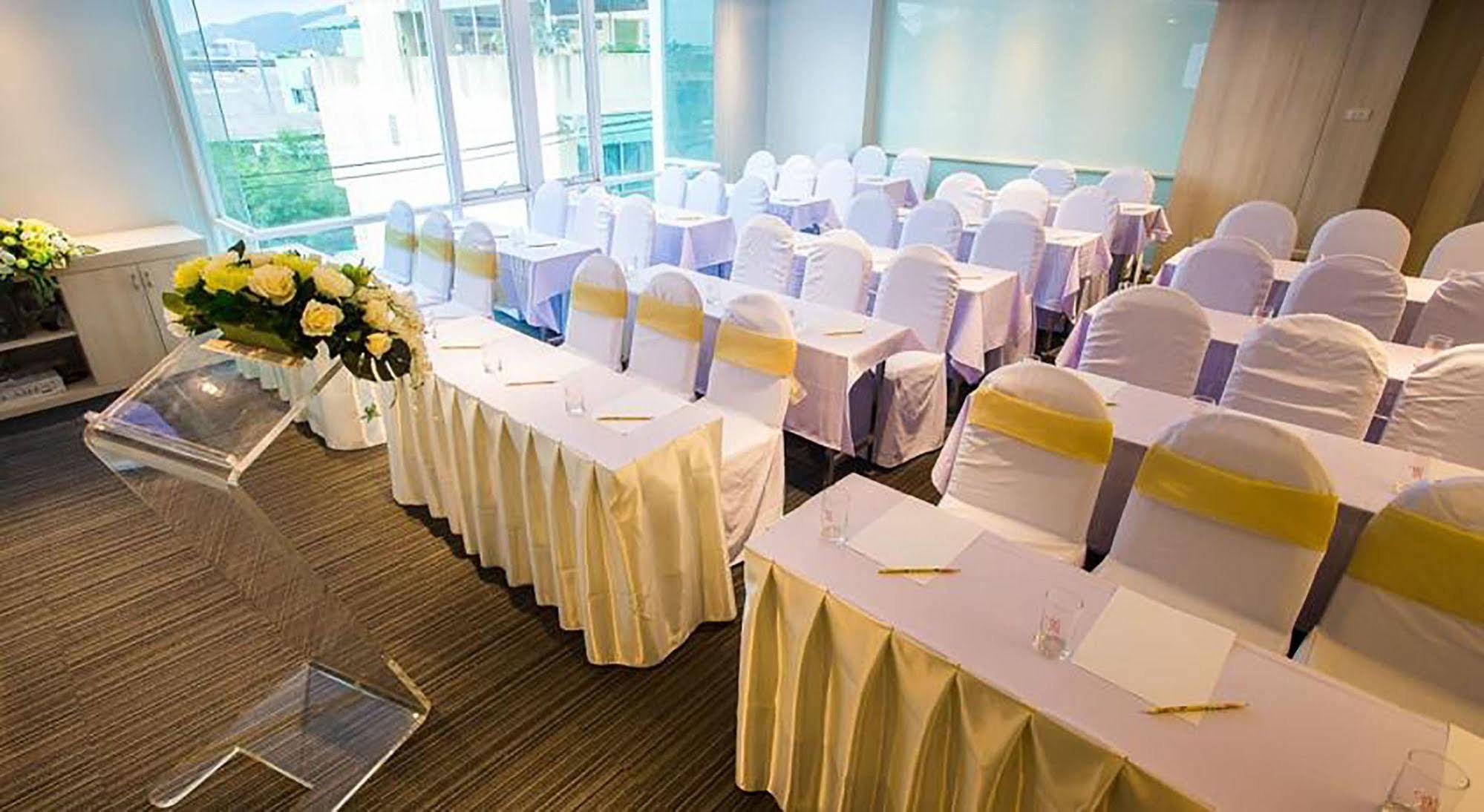 Crystal Hotel האט יאי מראה חיצוני תמונה