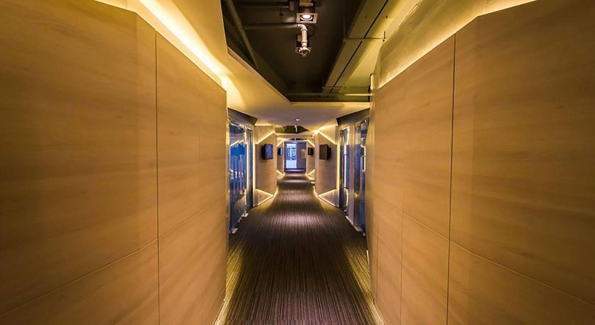 Crystal Hotel האט יאי מראה חיצוני תמונה