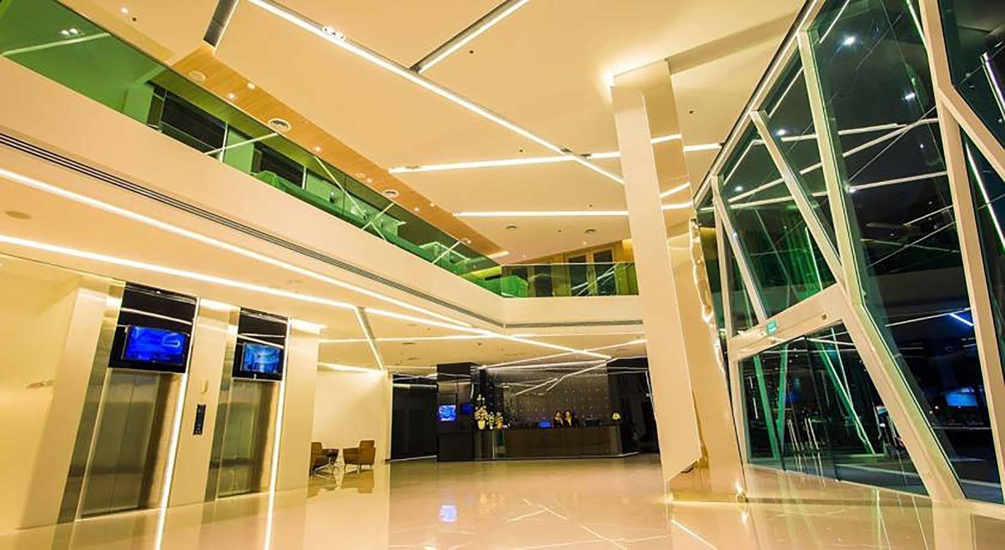 Crystal Hotel האט יאי מראה חיצוני תמונה