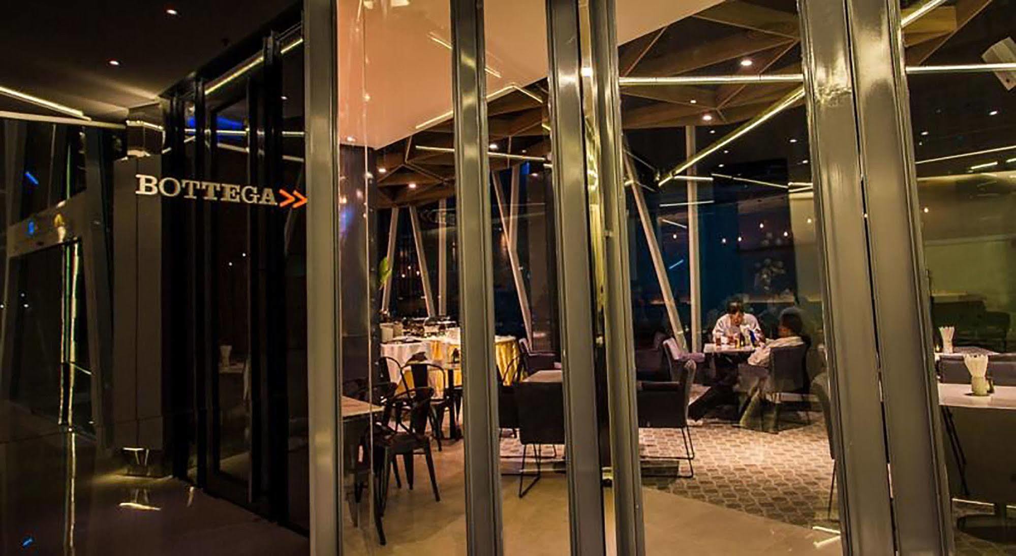 Crystal Hotel האט יאי מראה חיצוני תמונה