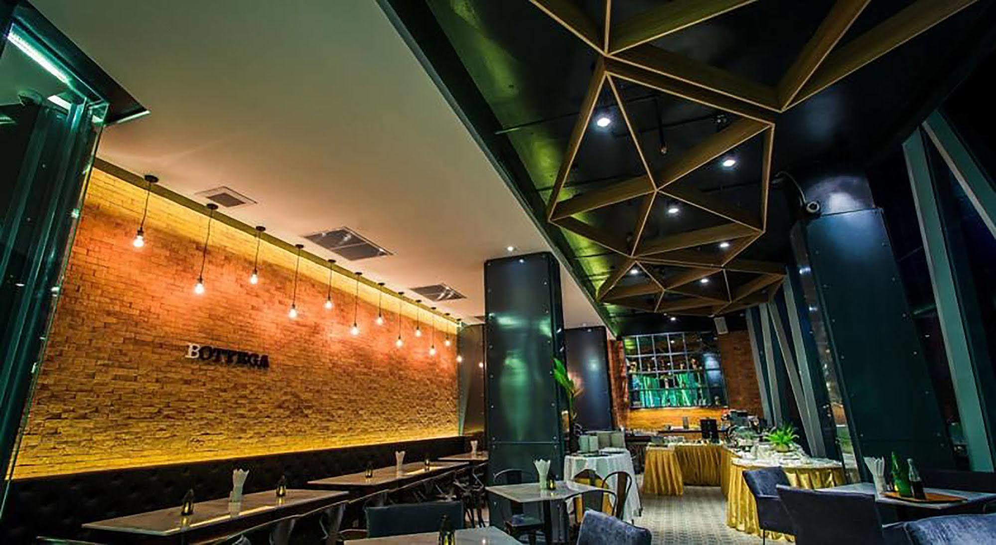 Crystal Hotel האט יאי מראה חיצוני תמונה