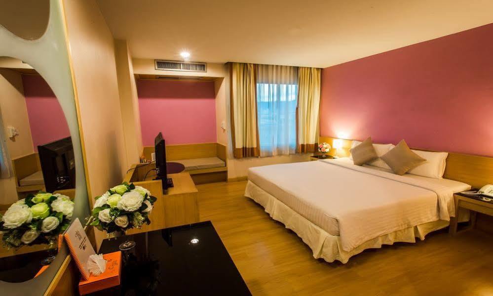 Crystal Hotel האט יאי מראה חיצוני תמונה